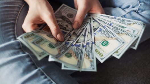 Financial tips for college students