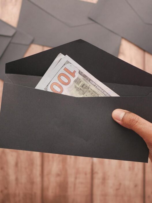 Cash Stuffing in 2026: The Envelope Method That's Saving Budgeters Hundreds
