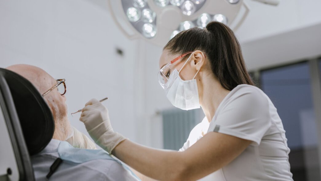 A dental treatment room, illustrating the predictable expenses behind a health FSA election