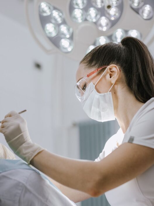 A dental treatment room, illustrating the predictable expenses behind a health FSA election